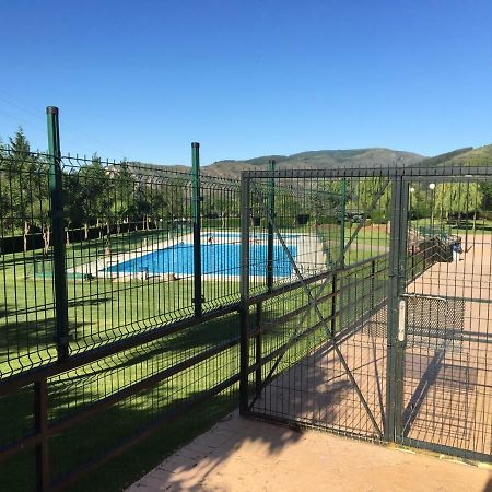 Apartamento Ezcaray Con Piscina 佐瑞奎 外观 照片
